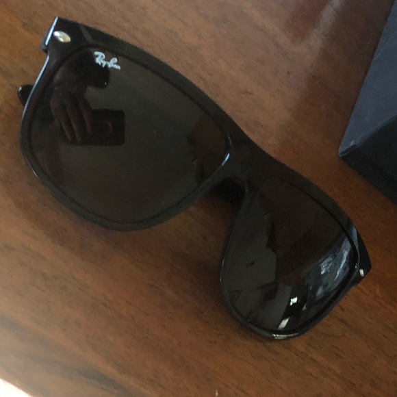 🌴Ray-Ban Black Sunglasses- 88A $50 or $40 w/offer - Picture 1 of 11
